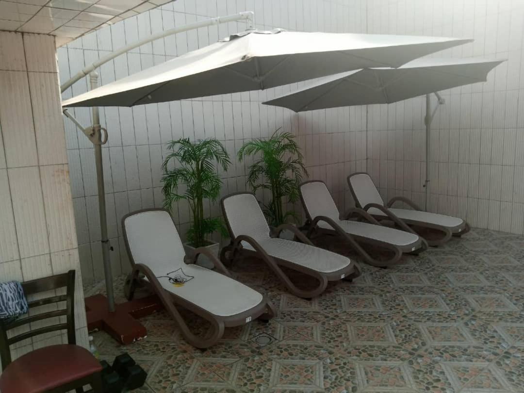Gold Hotel Bafang Eksteriør bilde